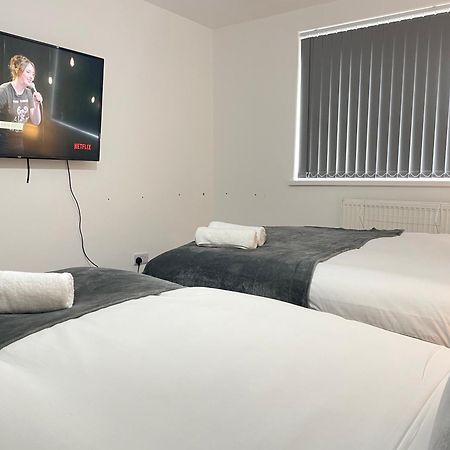 4 Bedroom 2 Bathroom Shared House - Near Bhx And Nec 伯明翰 外观 照片