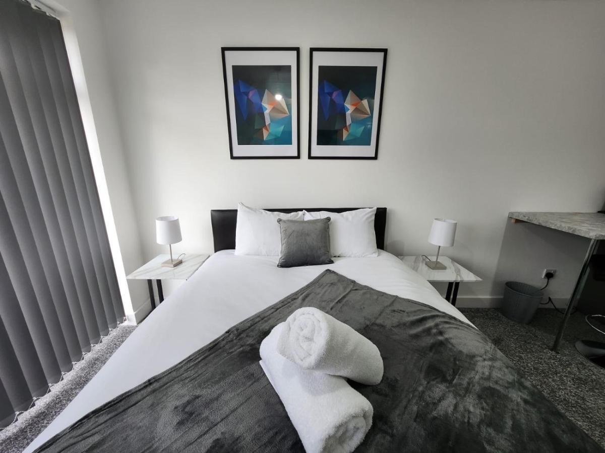 4 Bedroom 2 Bathroom Shared House - Near Bhx And Nec 伯明翰 外观 照片