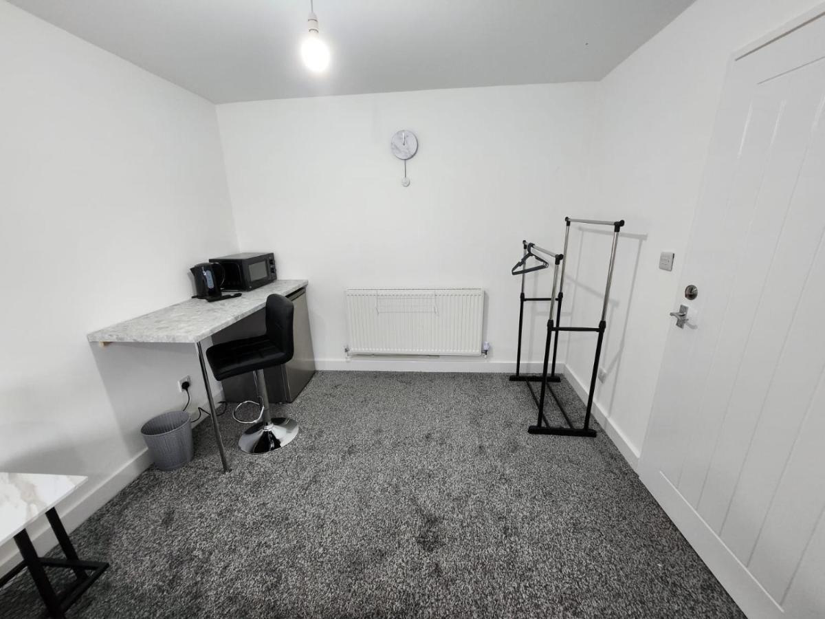 4 Bedroom 2 Bathroom Shared House - Near Bhx And Nec 伯明翰 外观 照片