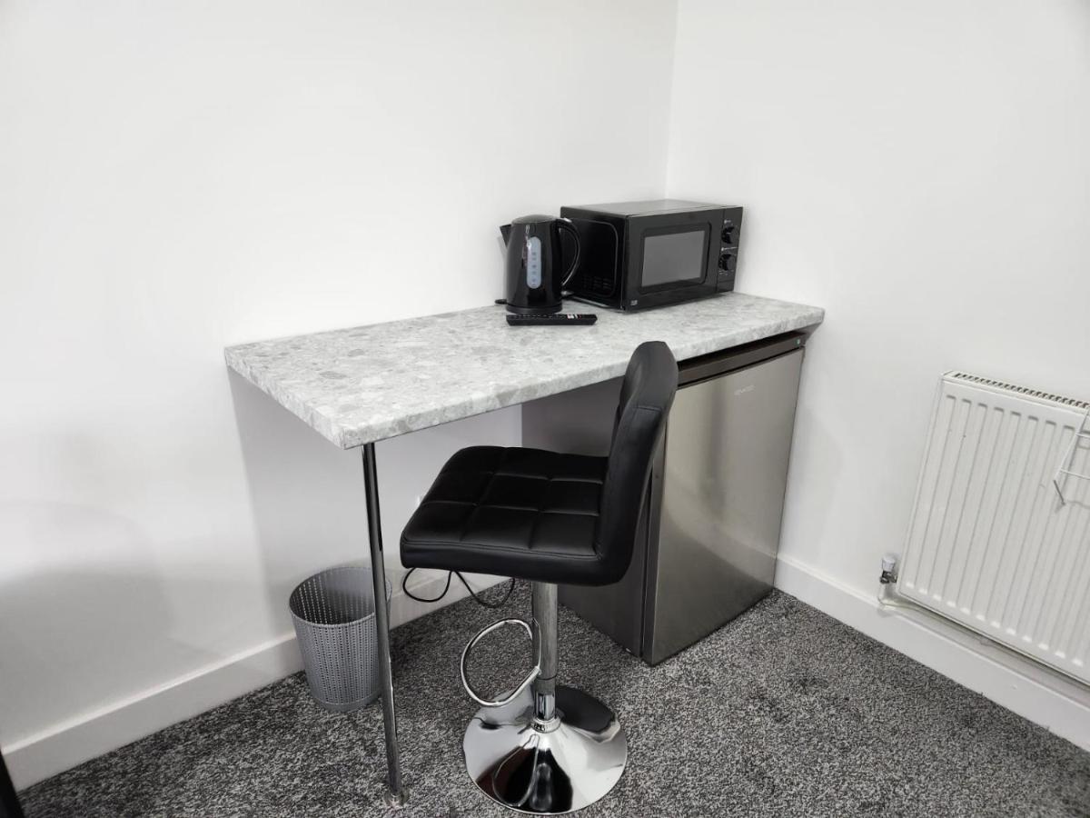 4 Bedroom 2 Bathroom Shared House - Near Bhx And Nec 伯明翰 外观 照片