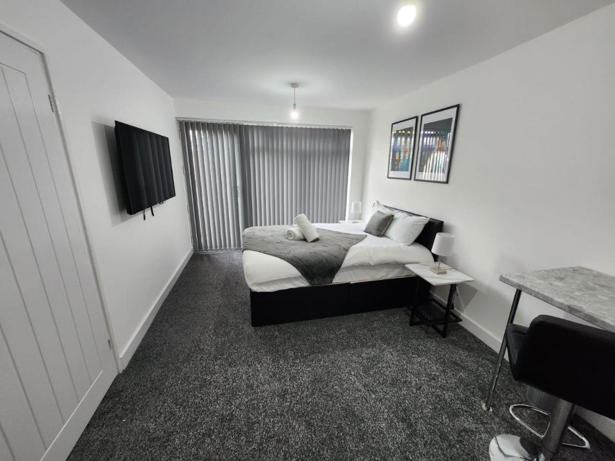 4 Bedroom 2 Bathroom Shared House - Near Bhx And Nec 伯明翰 外观 照片