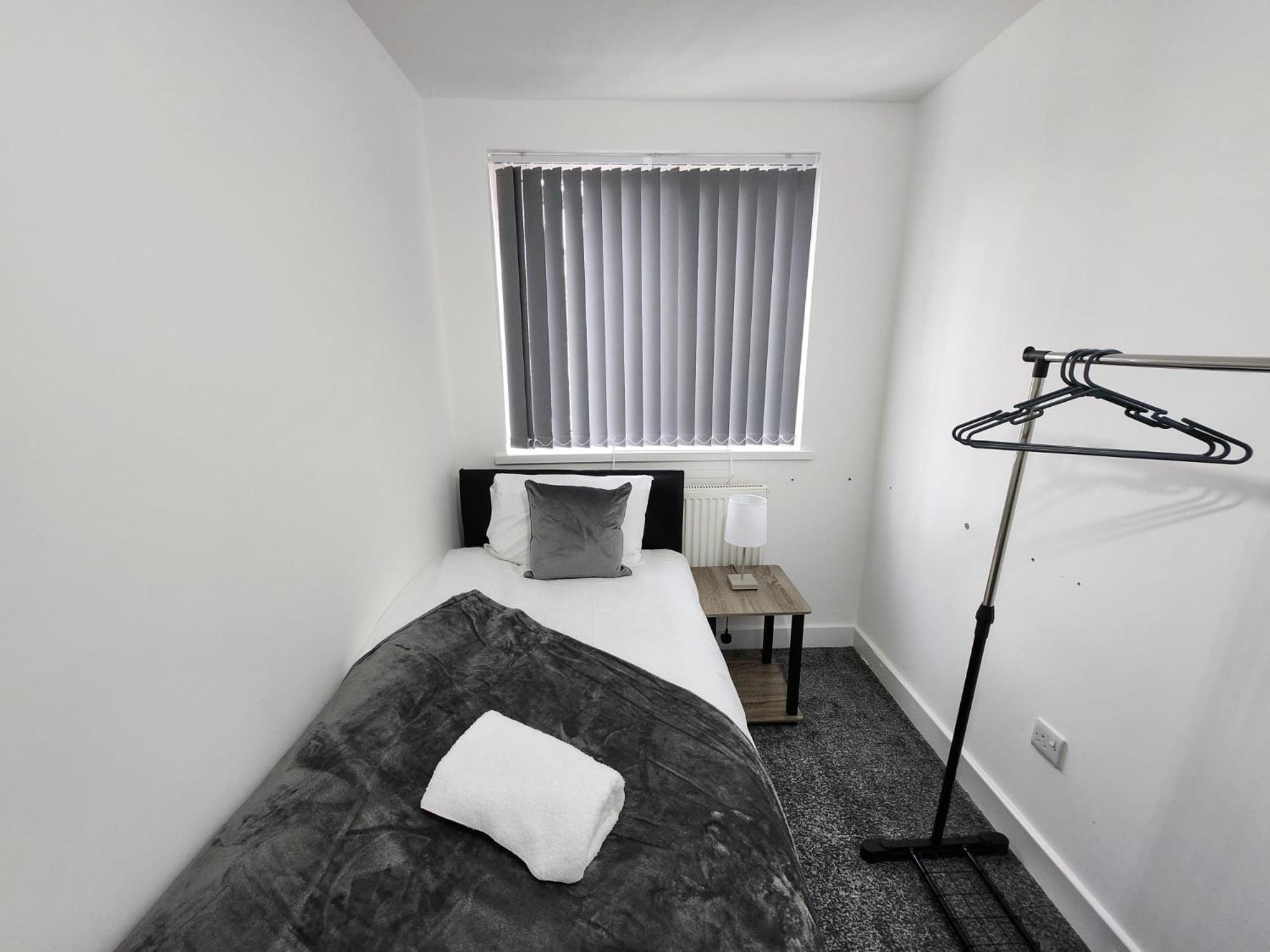 4 Bedroom 2 Bathroom Shared House - Near Bhx And Nec 伯明翰 外观 照片