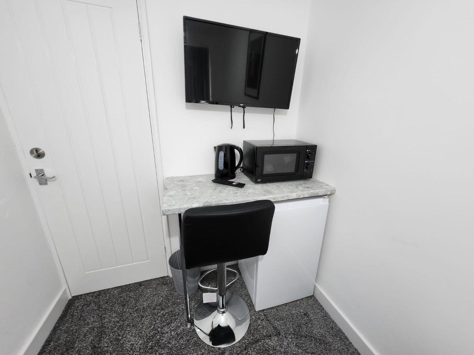 4 Bedroom 2 Bathroom Shared House - Near Bhx And Nec 伯明翰 外观 照片