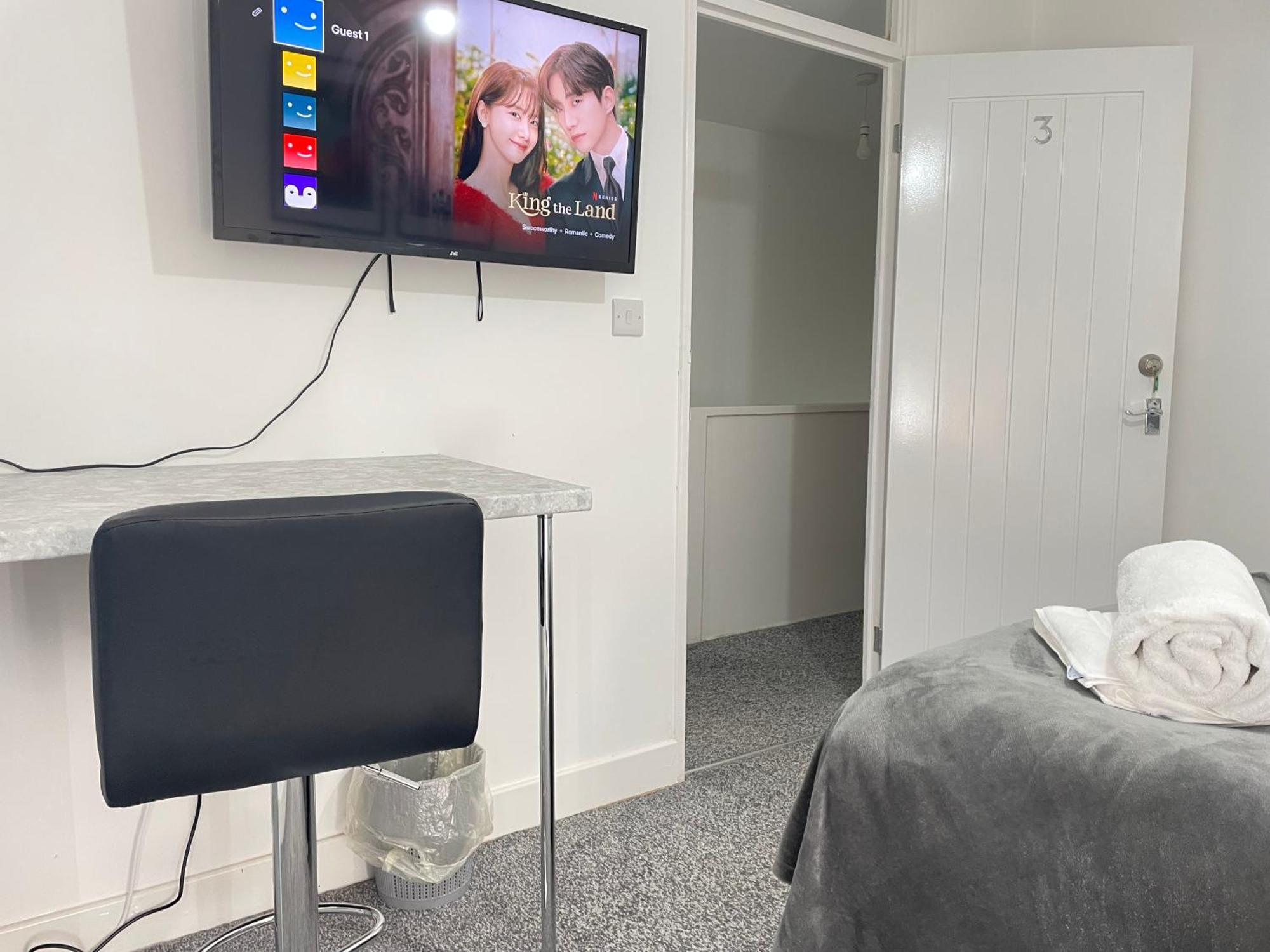 4 Bedroom 2 Bathroom Shared House - Near Bhx And Nec 伯明翰 外观 照片