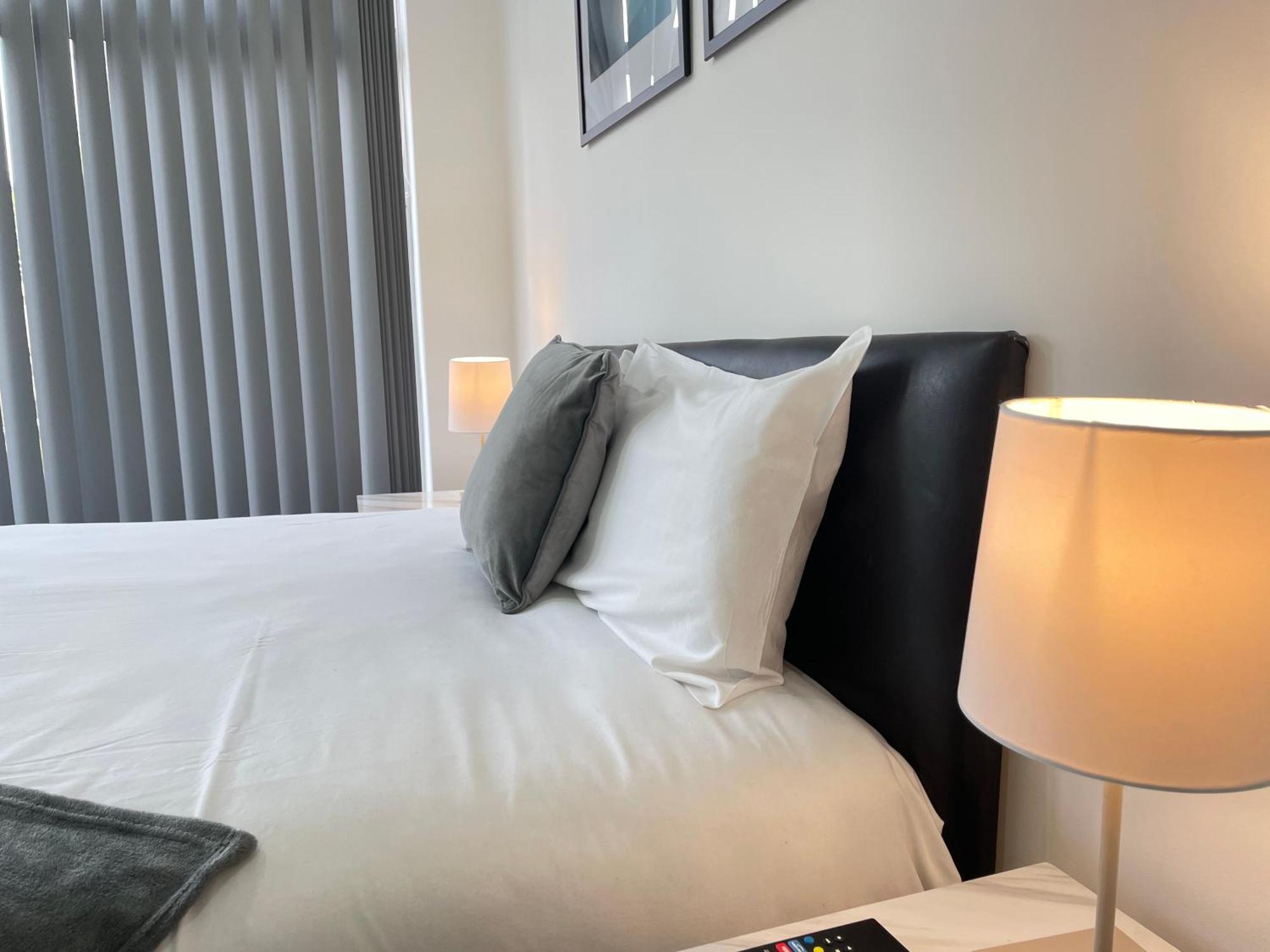 4 Bedroom 2 Bathroom Shared House - Near Bhx And Nec 伯明翰 外观 照片