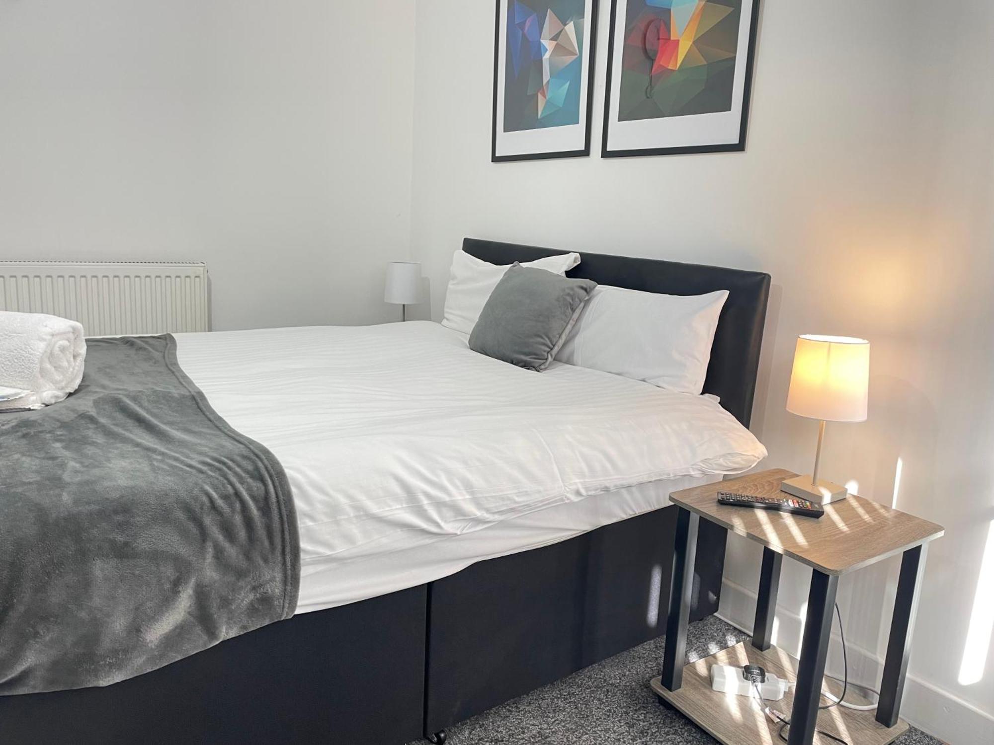 4 Bedroom 2 Bathroom Shared House - Near Bhx And Nec 伯明翰 外观 照片
