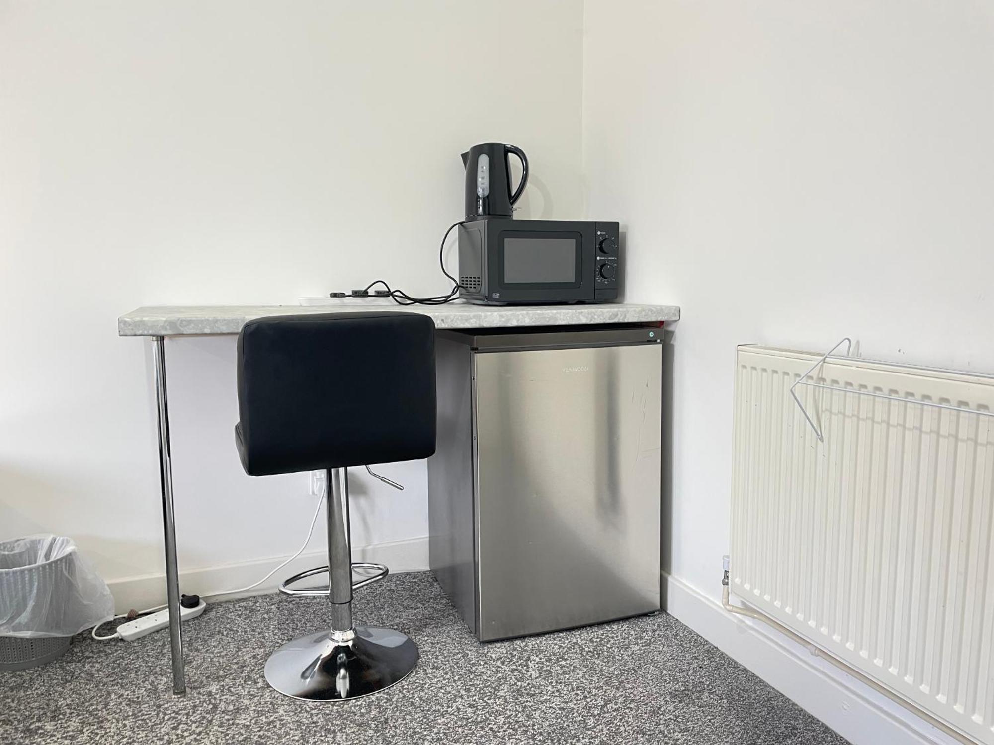 4 Bedroom 2 Bathroom Shared House - Near Bhx And Nec 伯明翰 外观 照片