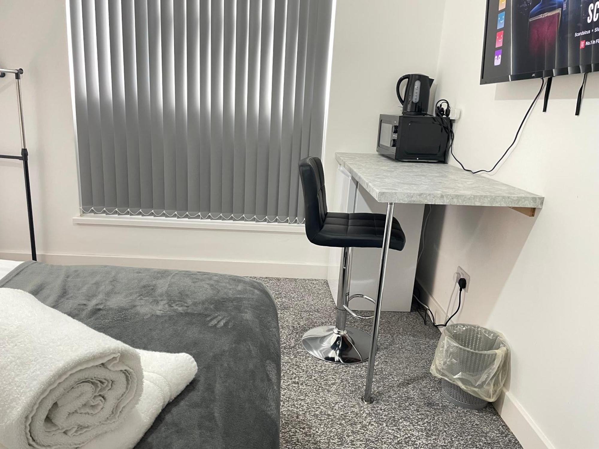 4 Bedroom 2 Bathroom Shared House - Near Bhx And Nec 伯明翰 外观 照片
