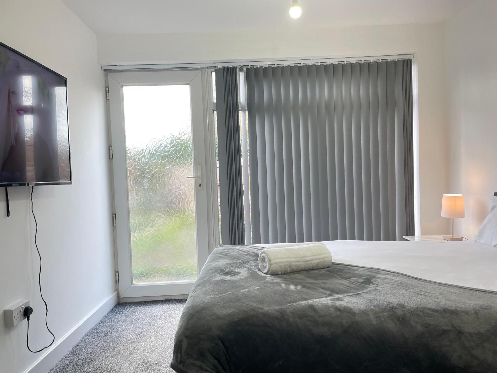 4 Bedroom 2 Bathroom Shared House - Near Bhx And Nec 伯明翰 外观 照片